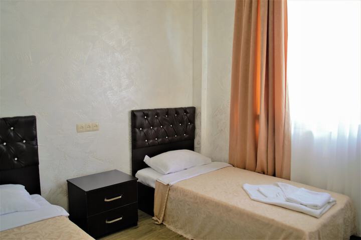 Room 32 of 66