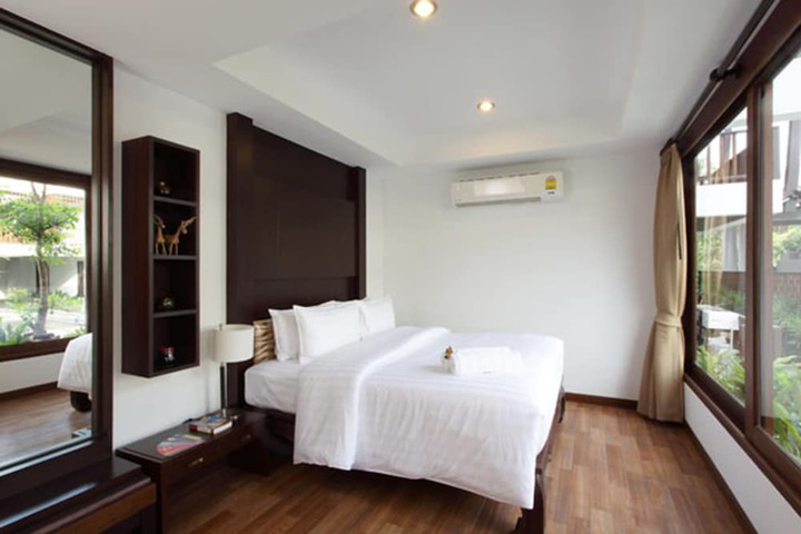 Room 4 of 38