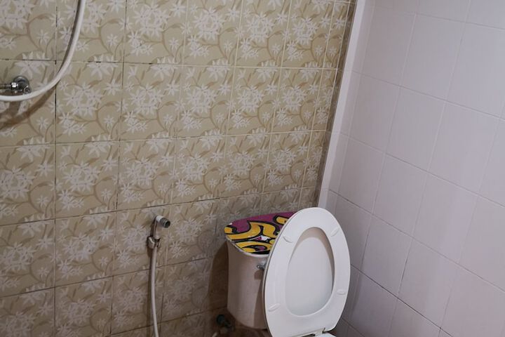 Room 12 of 15