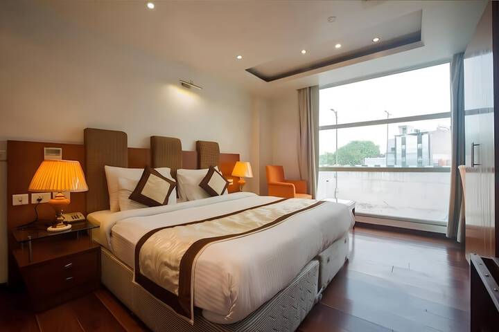 Room 5 of 27
