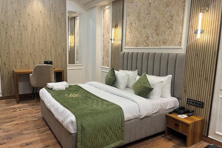 Room 5 of 31