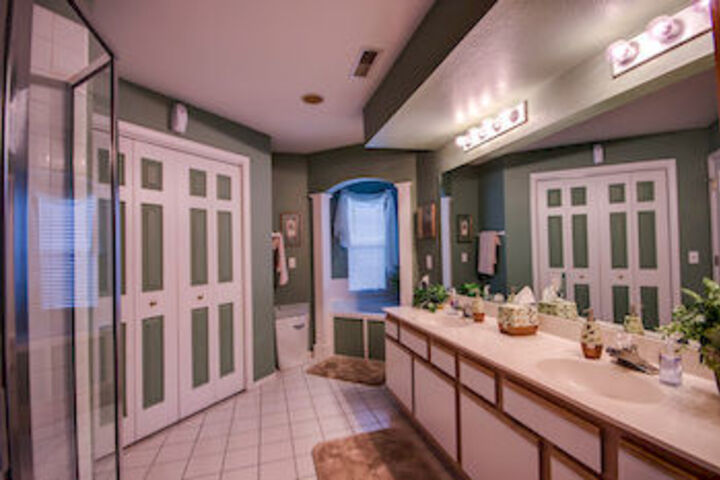 Room 3 of 18
