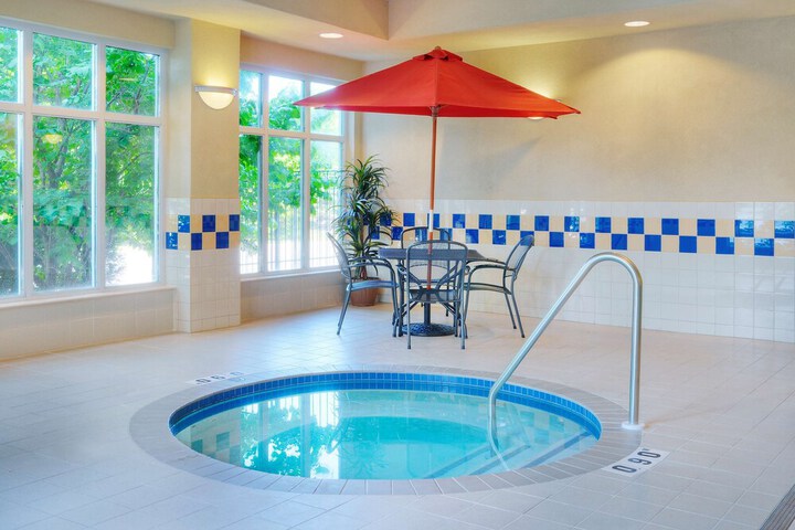 Pools & Facilities