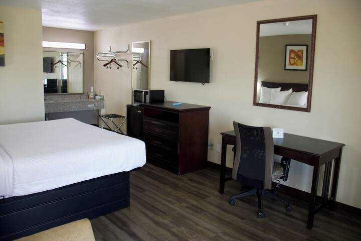 Standard | King Bed (1 of 15)