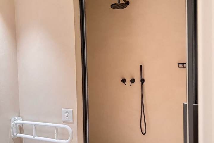Room 122 of 154