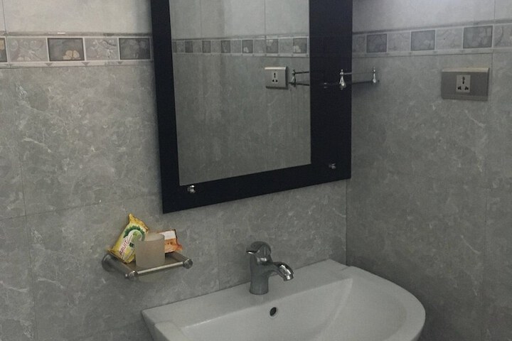 Room 10 of 22