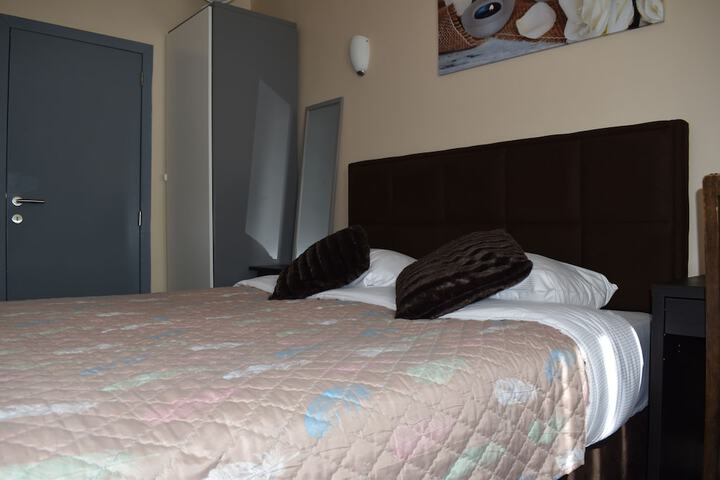 Room 16 of 70