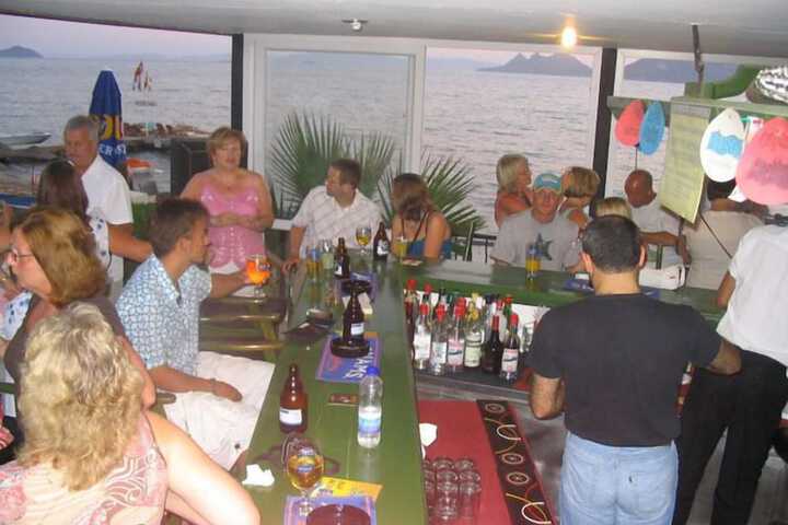 Lounge 19 of 27