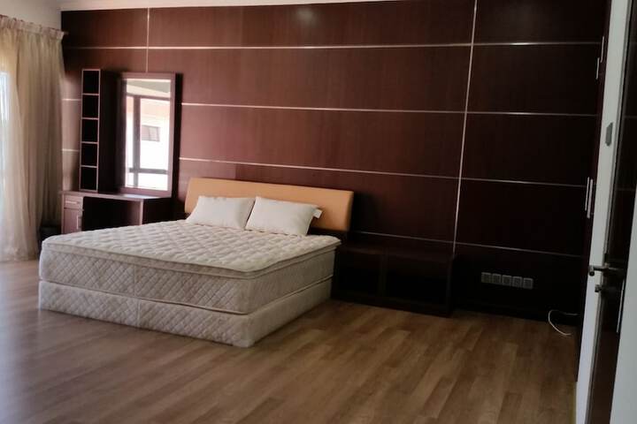 Room 13 of 64