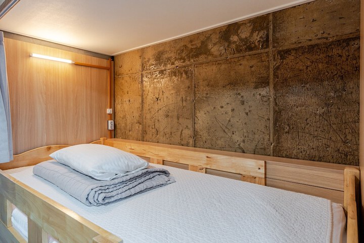 Room 79 of 109