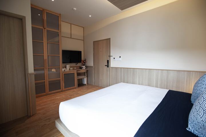 Room 10 of 67