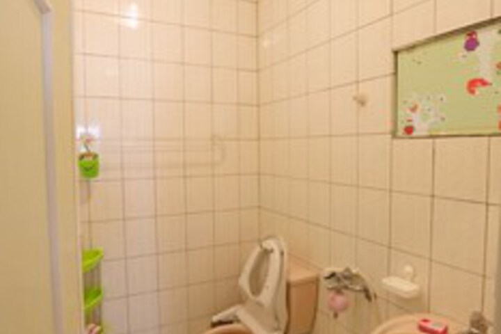 Room 2 of 11