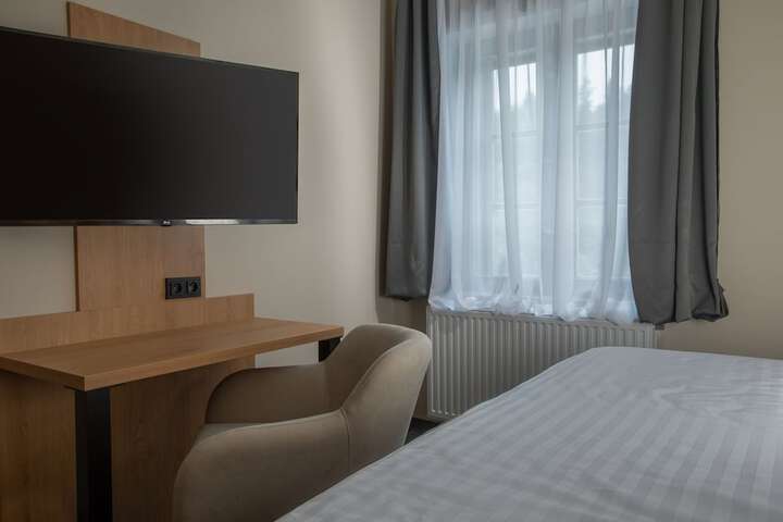 Room 20 of 49