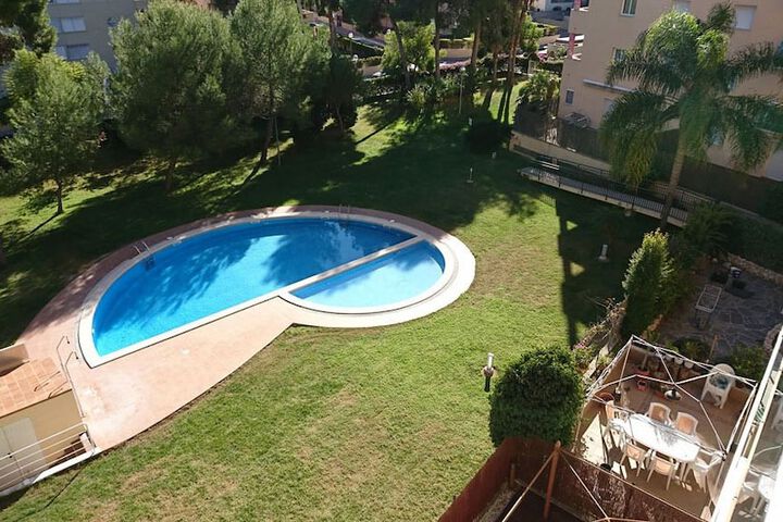 Pool 19 of 25
