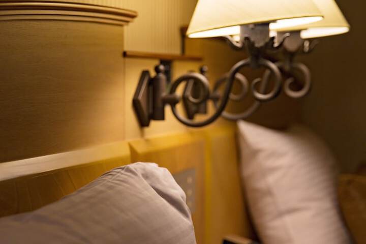 Room 13 of 65