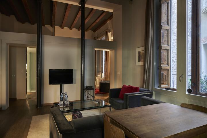 Room 10 of 74