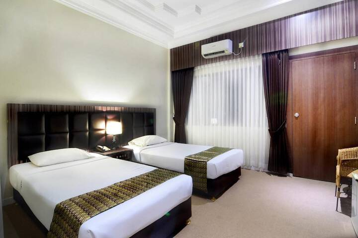 Room 8 of 38