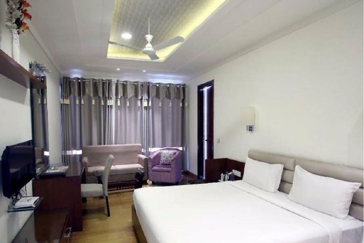 Room 7 of 19