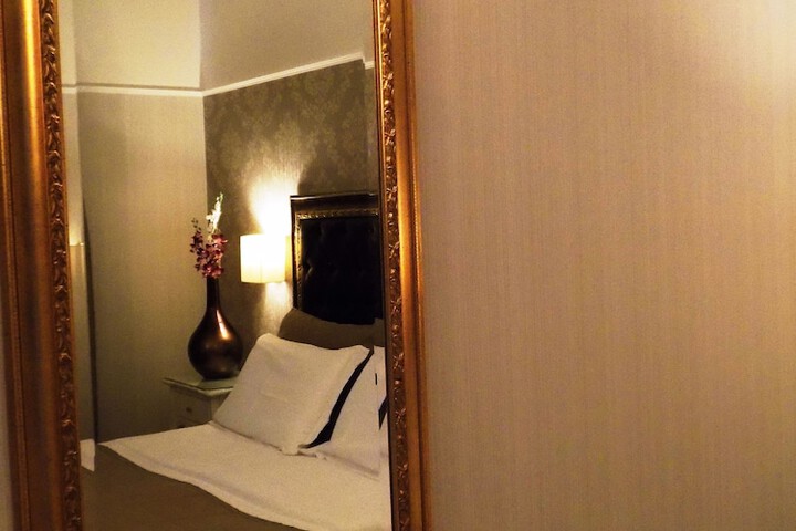 Room 4 of 60