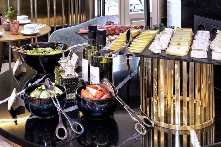 Breakfast/Coffee Service 105 of 129