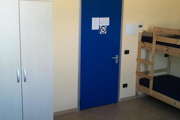 Room 12 of 33