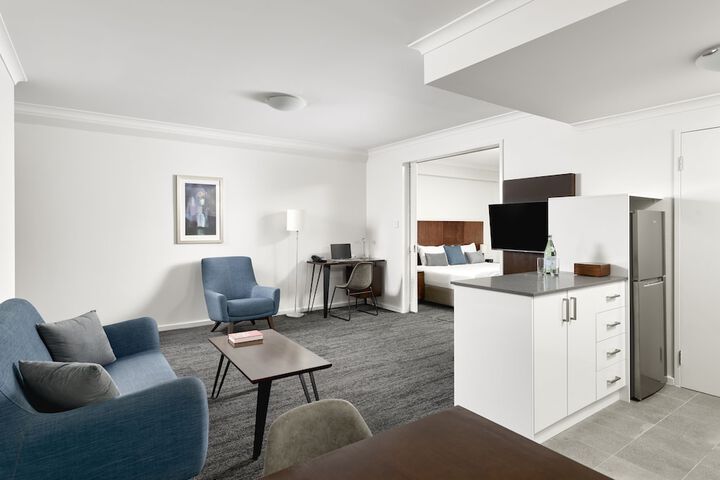 Room 18 of 28