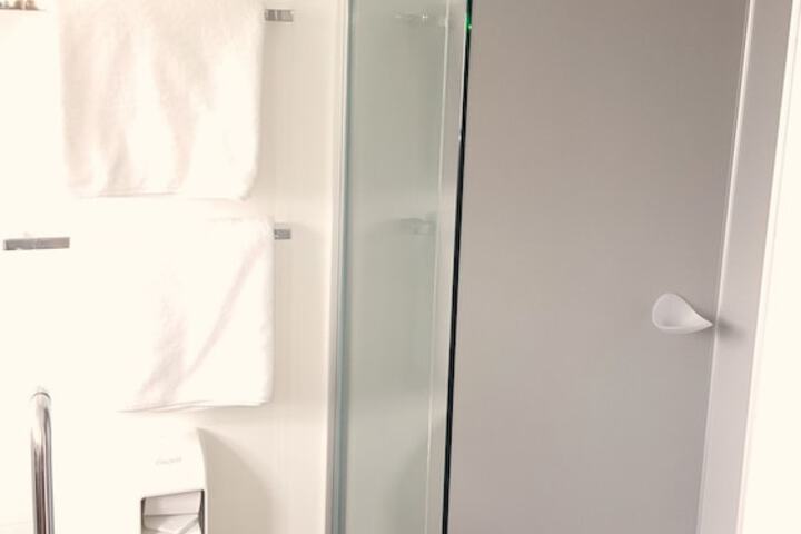 Room 30 of 36