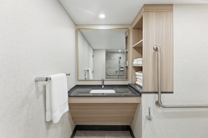 Room 35 of 67