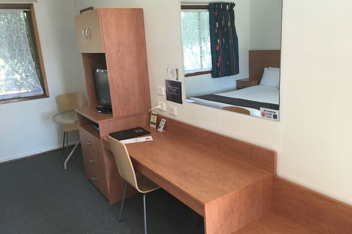 Room 5 of 74