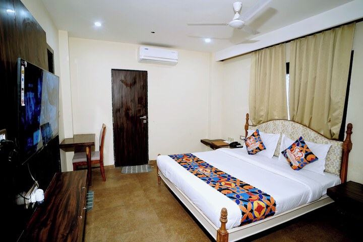 Room 4 of 30