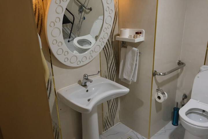 Room 42 of 46