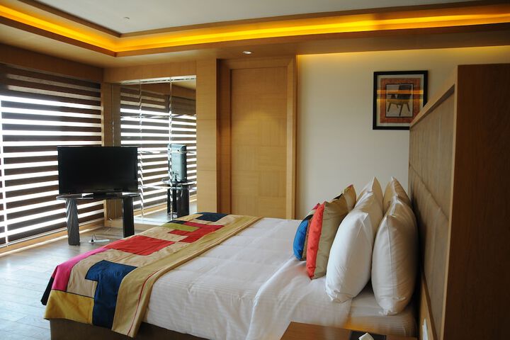 Room 6 of 62