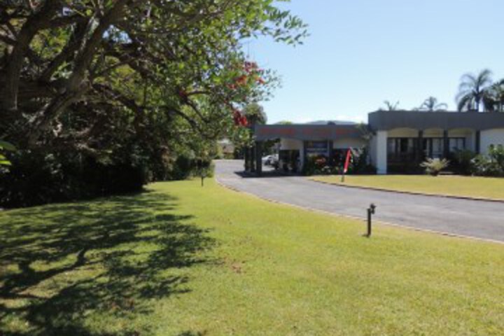 Hotel Exterior 90 of 99