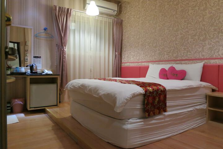 Room 9 of 21