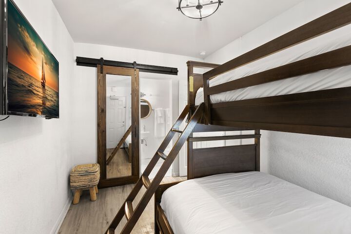 Room 52 of 75
