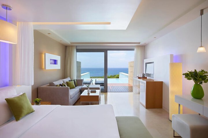 Room 38 of 153