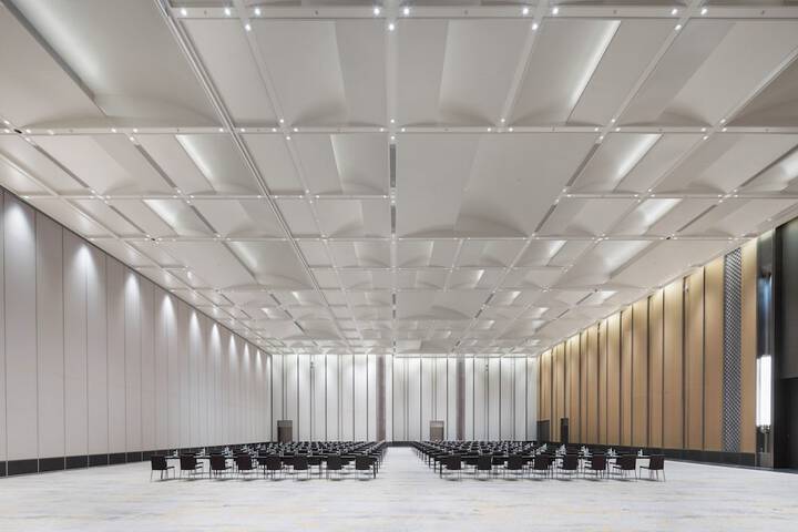Ballroom/Hall 133 of 251