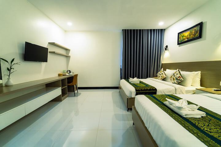 Room 12 of 76