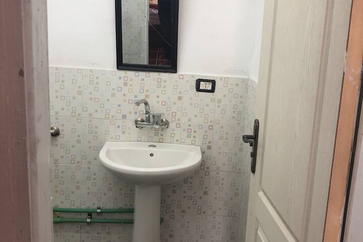 Room 9 of 29