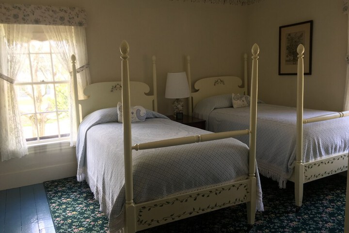 Room 11 of 29