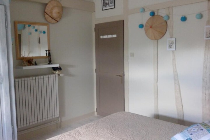 Room 8 of 9