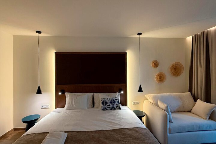 Room 4 of 26