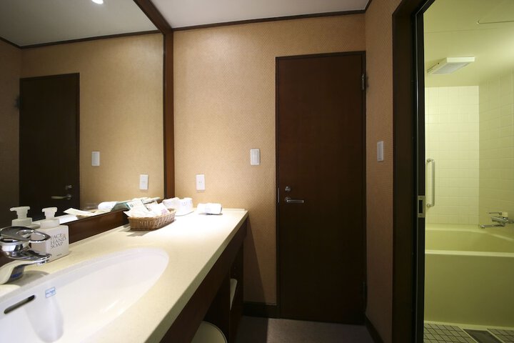 Room 19 of 63