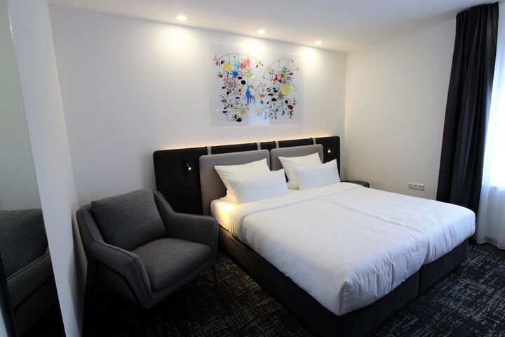Room 26 of 62