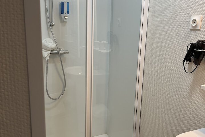 Room 35 of 70