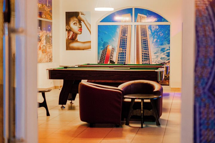 Lounge 17 of 17