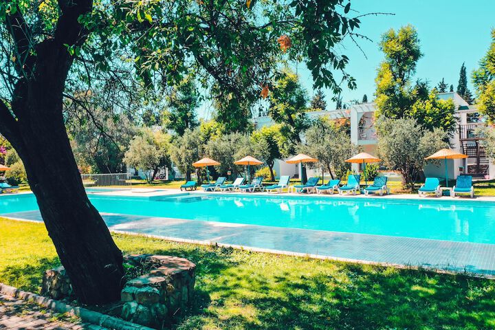 Hotel Pool