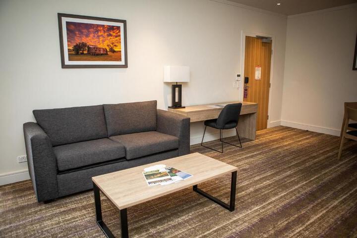 Porters Plainland Hotel