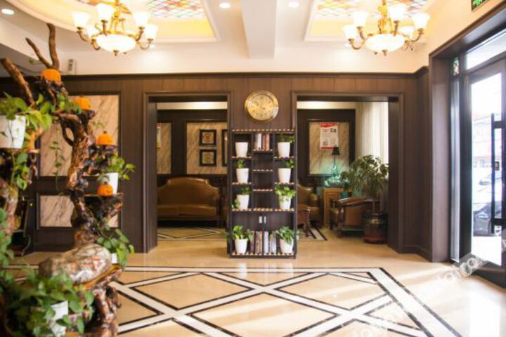 Hotel Interior 11 of 27