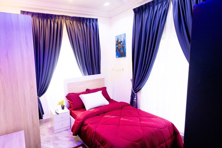 Room 8 of 29